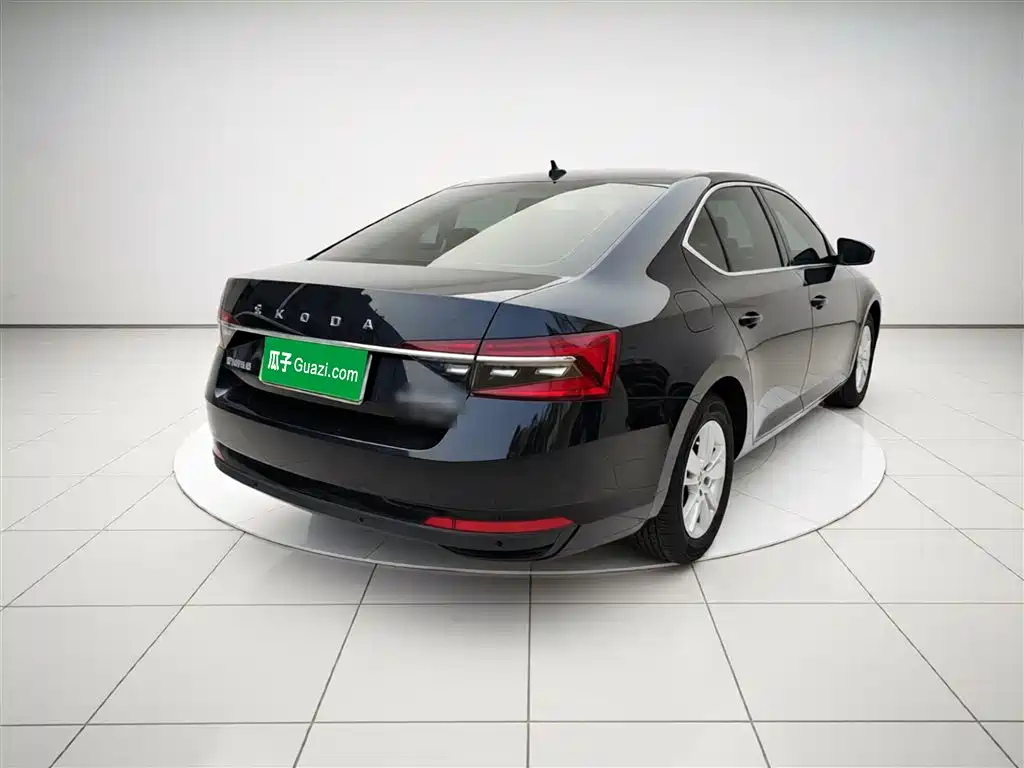 Škoda Superb 2019 TSI280 DSG Standard Edition фото 7