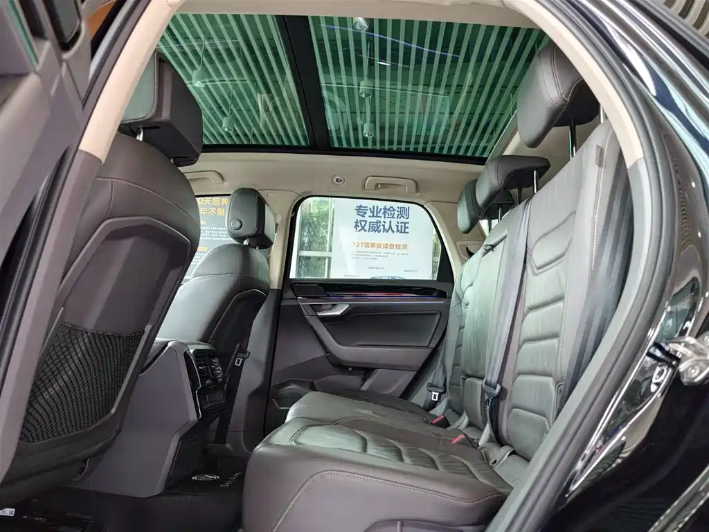 Volkswagen Touareg 2019 2.0TSI Sharp Wing Edition China VI фото 17