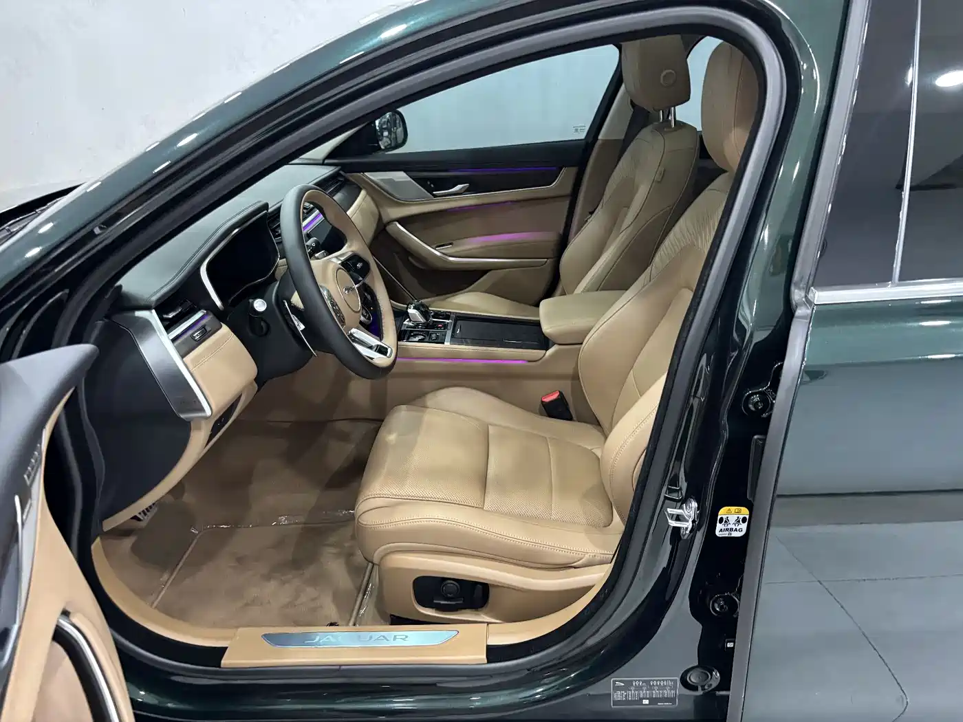 Jaguar XFL 2024 2.0T P250 2WD Premium Luxury фото 13