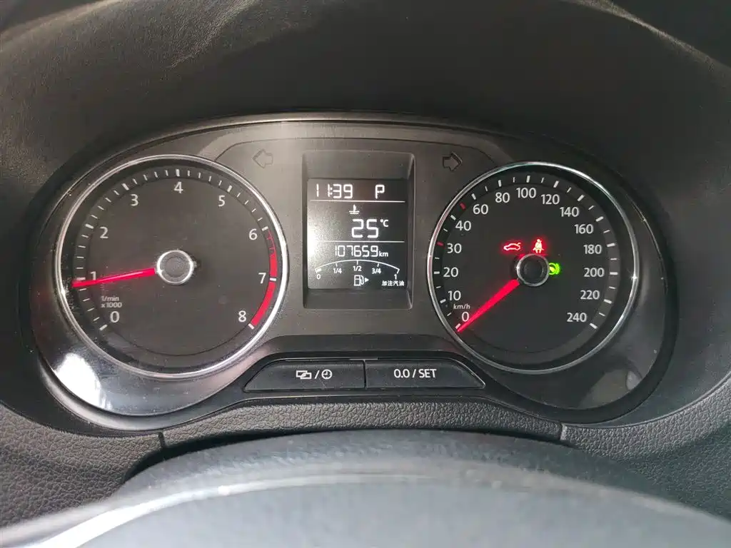 Volkswagen Polo 2016 1.6L Automatic Comfort фото 8