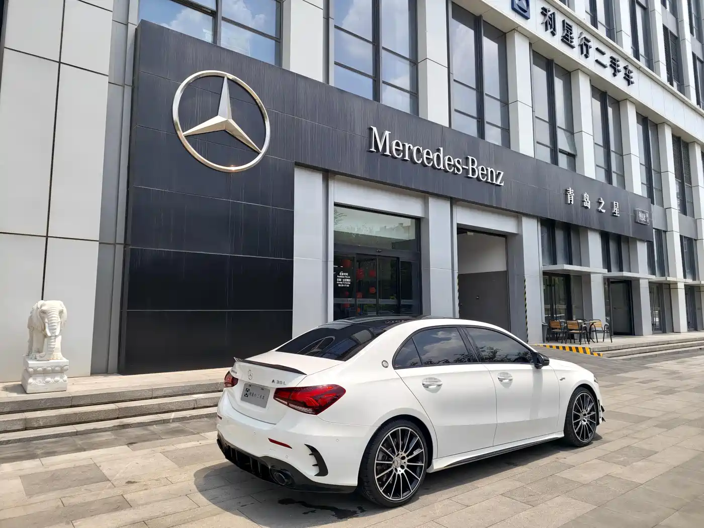 Mercedes-Benz A-Class AMG 2023 Model Year AMG A 35 L 4MATIC фото 8