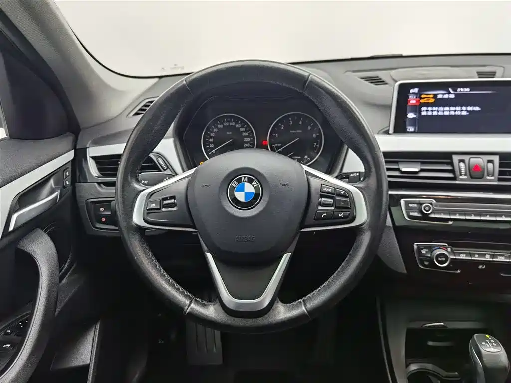BMW X1 2016 sDrive18Li Fashion Model фото 11