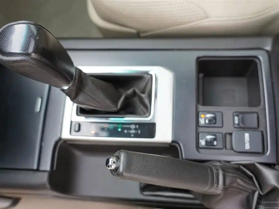 Toyota Prado 2010 4.0L Automatic TX-L фото 47