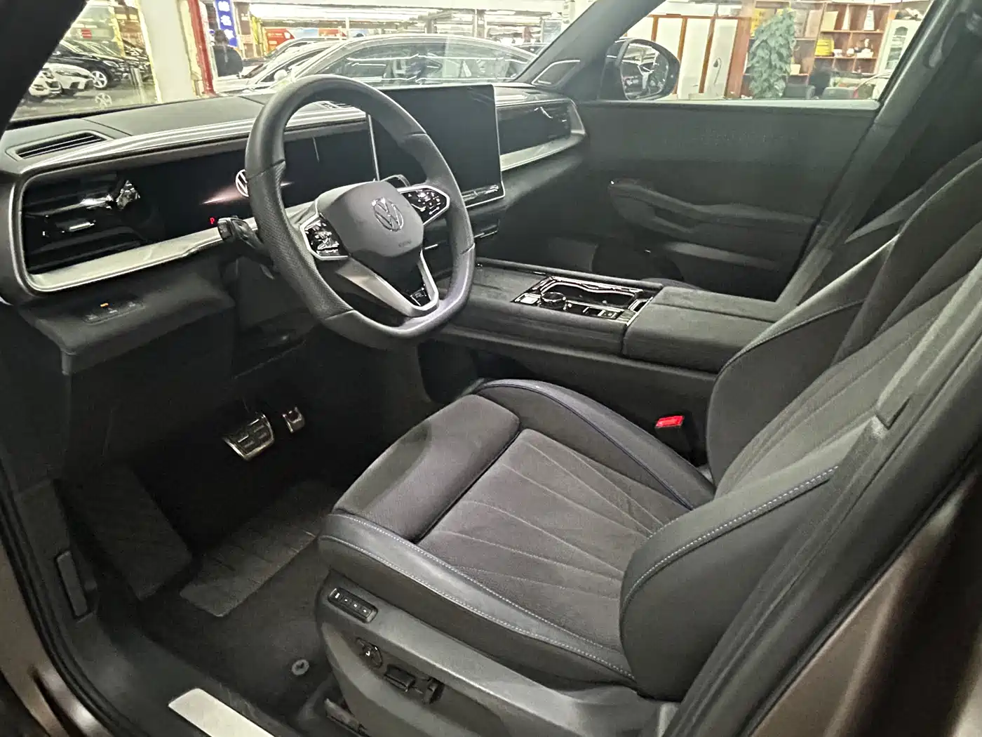 Volkswagen Teramont 2025 Teramont Pro 450TSI 4WD Summit Edition фото 7