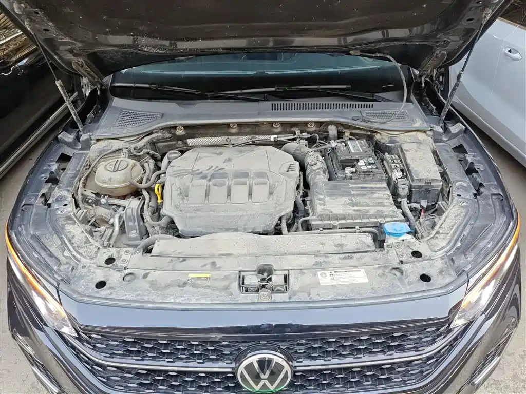 Volkswagen Passat 2022 330TSI Starlight Luxury Edition фото 20