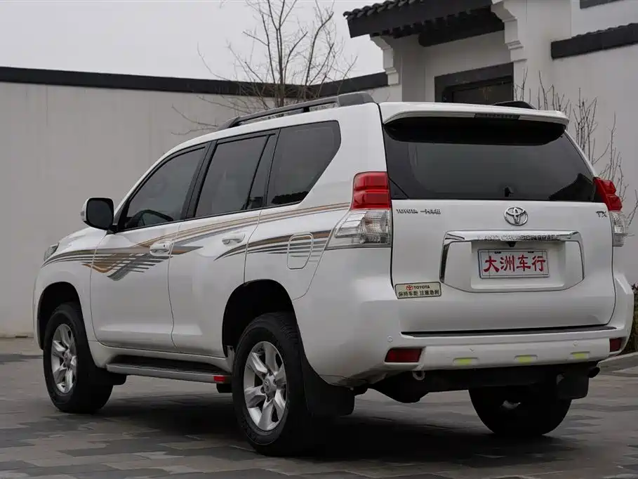 Toyota Prado 2010 4.0L Automatic TX-L фото 7