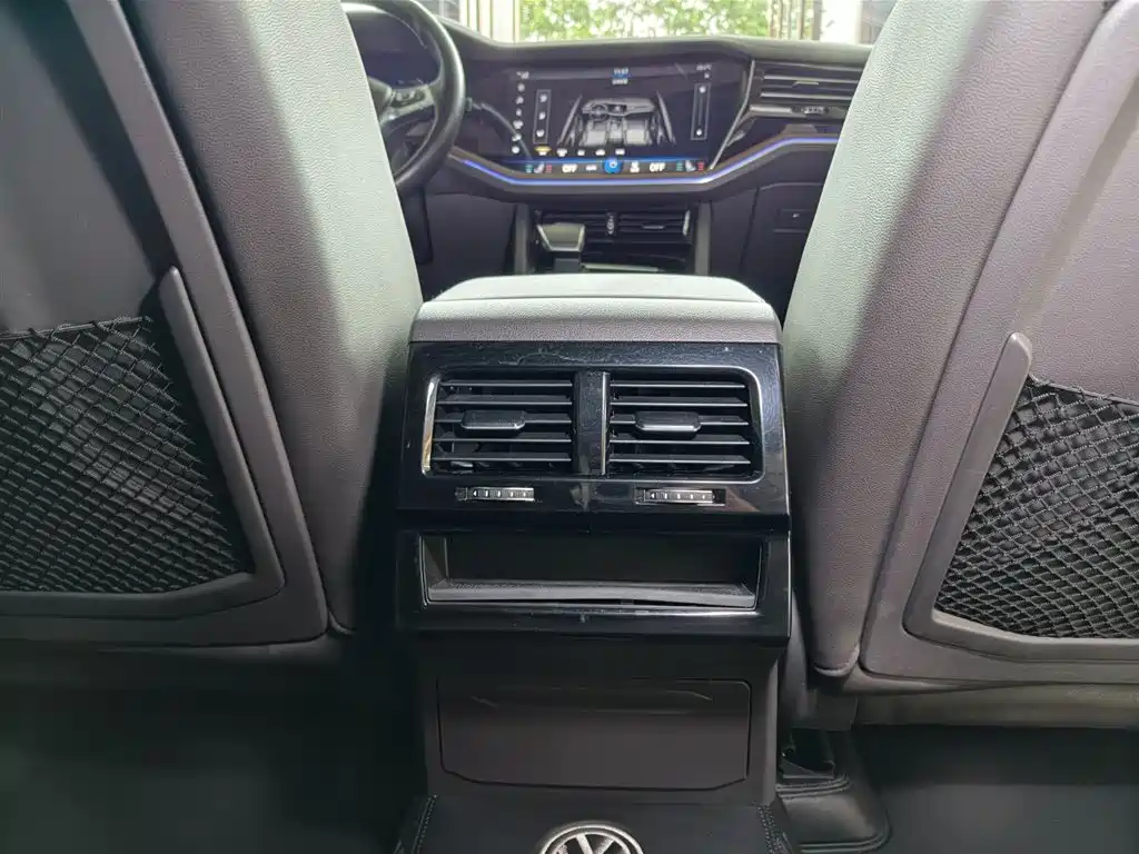 Volkswagen Touareg 2019 2.0TSI Sharp Wing Edition China VI фото 16