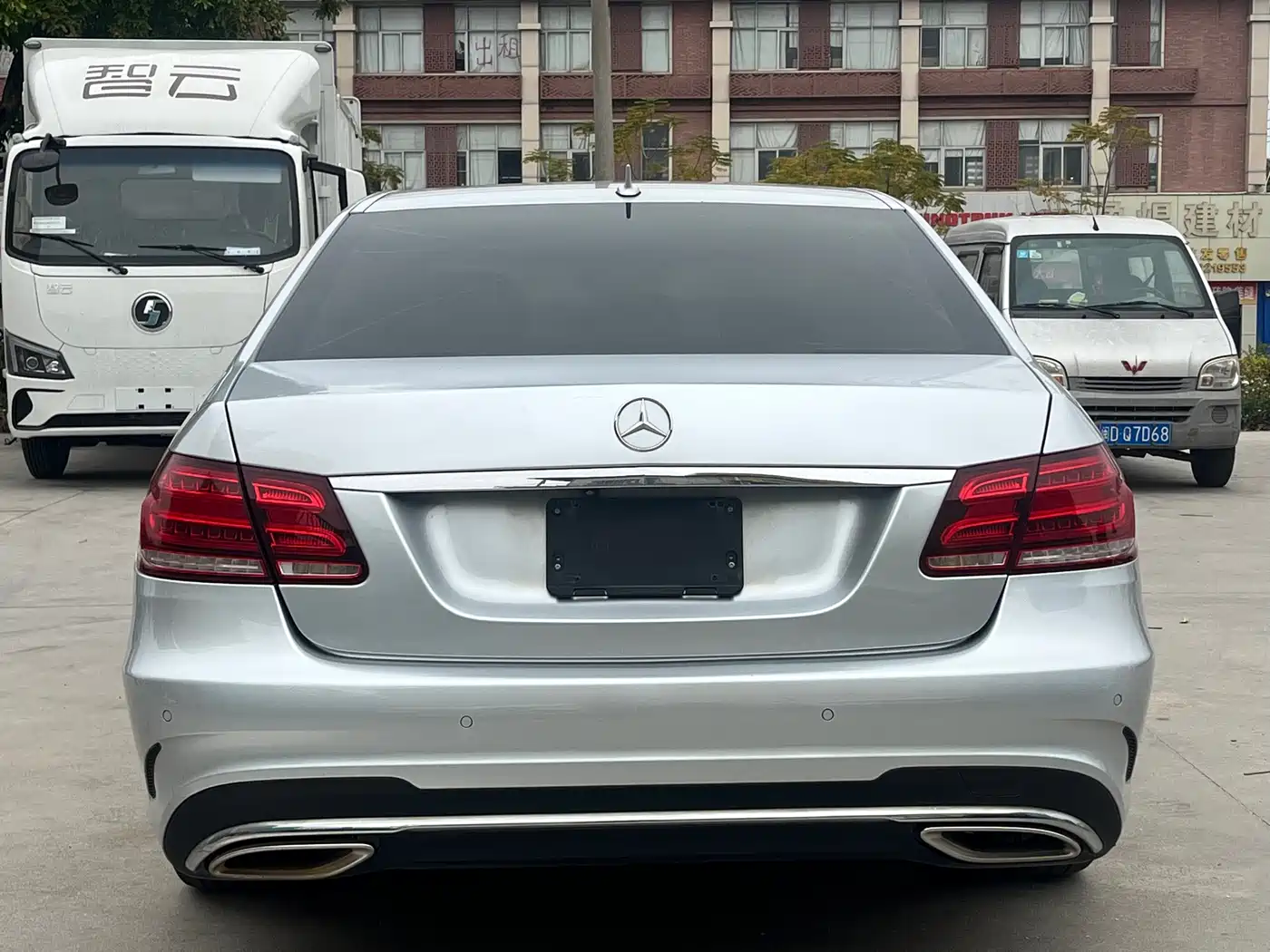 Mercedes-Benz E-Class 2015 E 260 L Sport фото 5