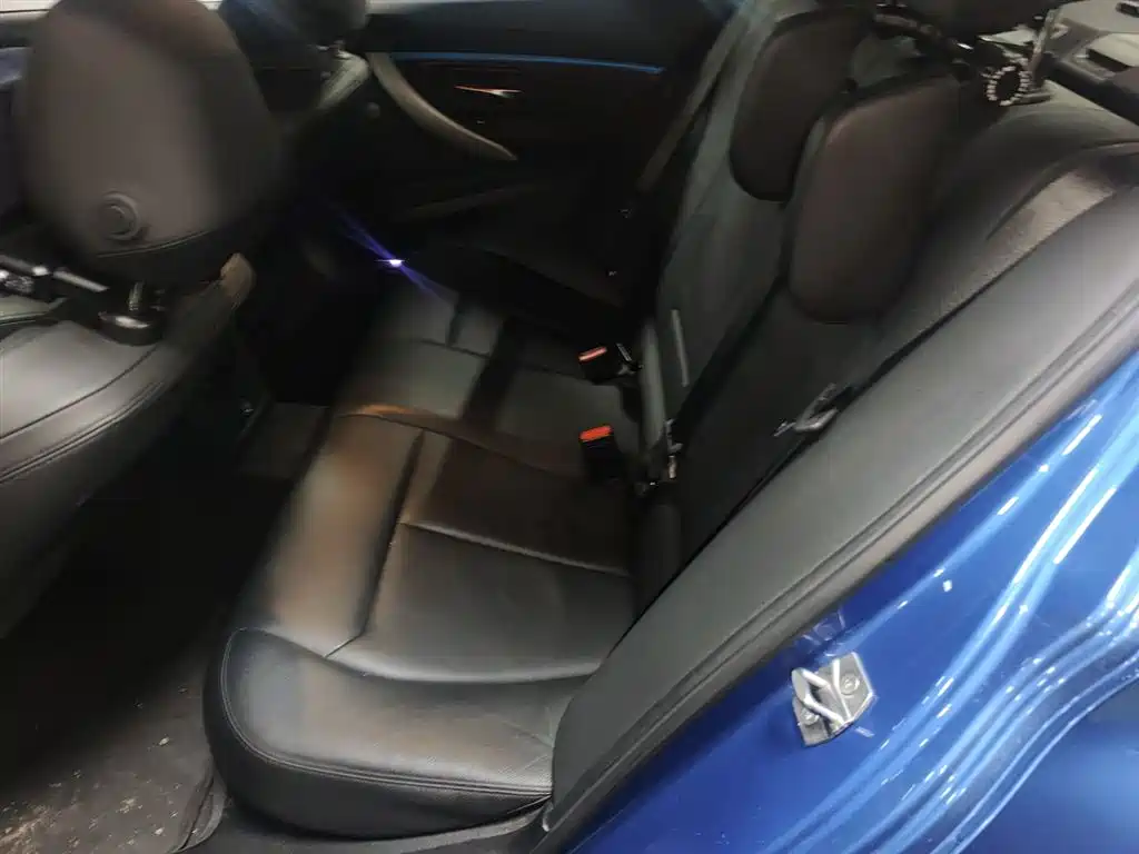 BMW 3 Series 2017 330i M Sport фото 24