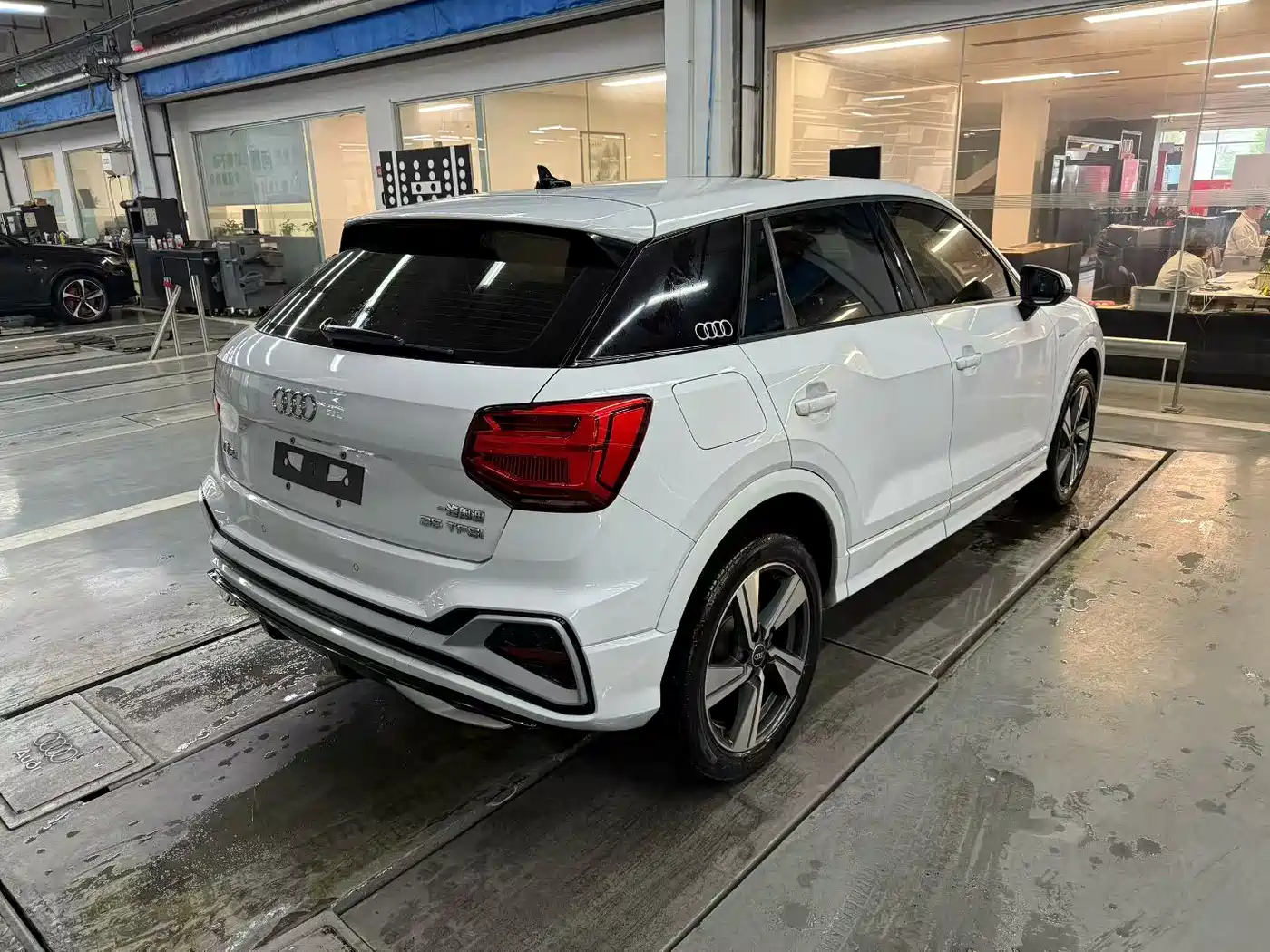 AUDI Q2L