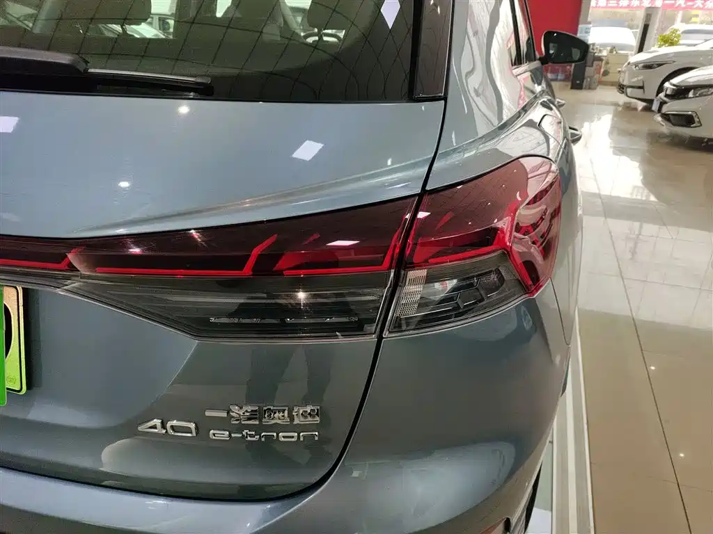 Audi Q4 e-tron 2024 40 e-tron Pioneer Edition фото 8