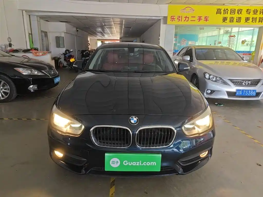 BMW 1 Series (Import) 2016 118i Leading фото 3