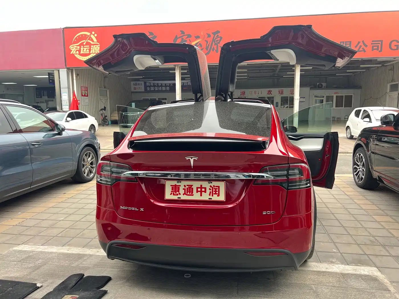 TESLA MODEL X