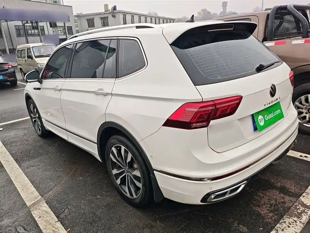 Volkswagen Tiguan L 2022 330TSI Auto 2WD R-Line Premium Edition фото 5