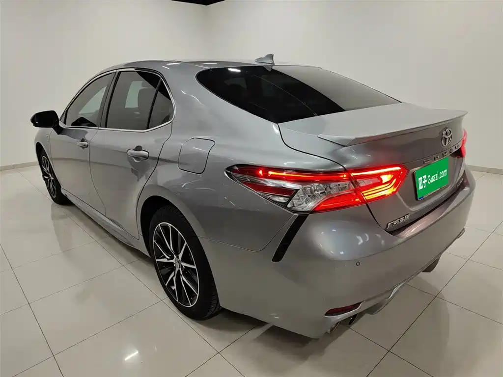 Toyota Camry 2021 Hybrid 2.5HS Fashion Edition фото 5