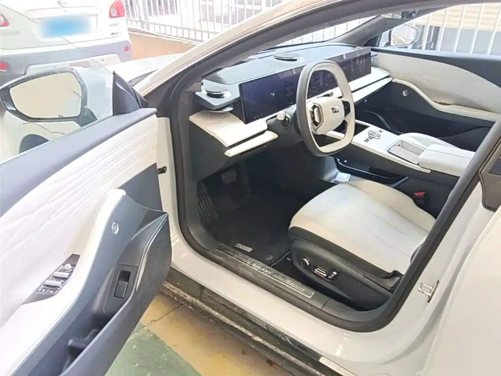 Geely Galaxy Galaxy E8 2024 665km RWD Starship Voyager Edition фото 16