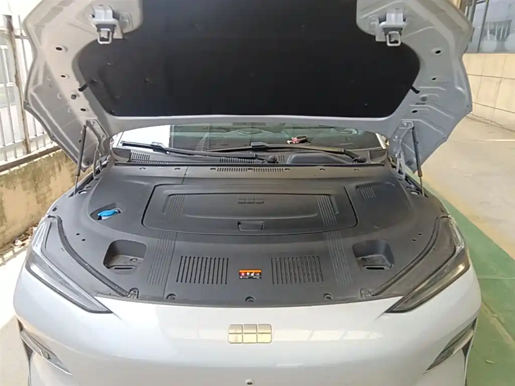 Geely Galaxy Galaxy E8 2024 665km RWD Starship Voyager Edition фото 20