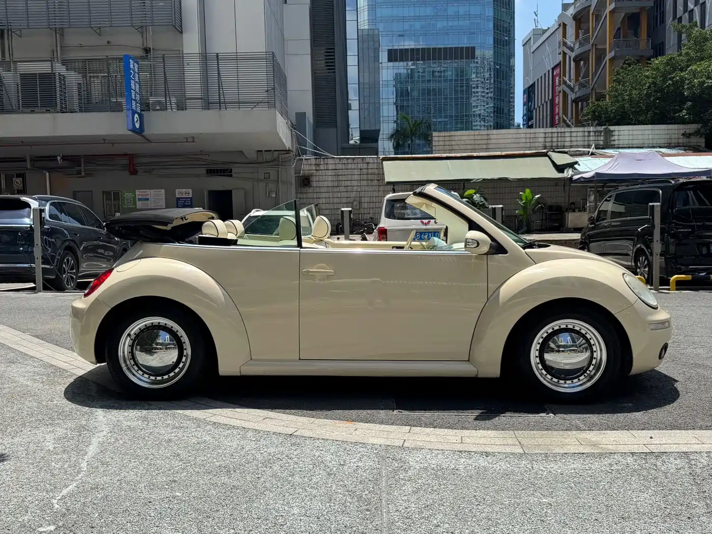 Volkswagen Beetle 2009 2.0 AT Top Convertible фото 4