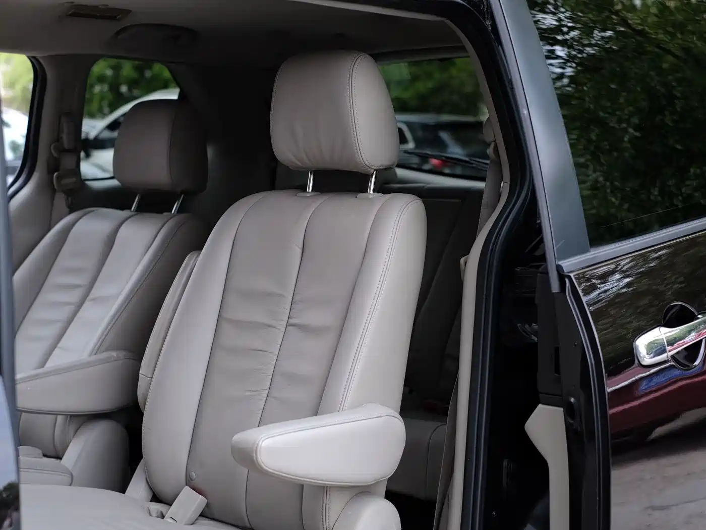 Mazda 8 2012 2011 Model 2.3L Premium Edition