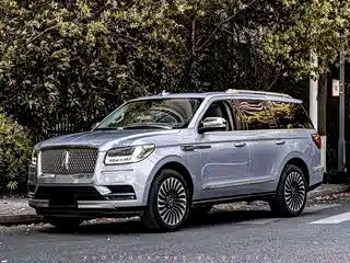 Фото 1 - Lincoln Navigator
