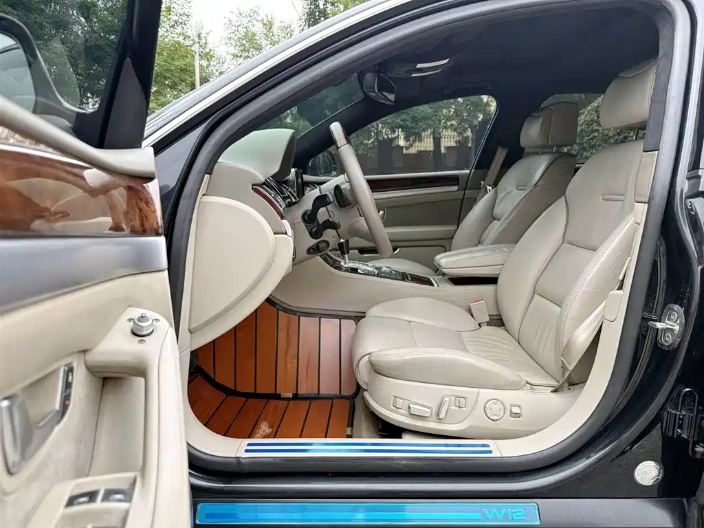 Audi A8 2009 Audi A8L 6.0 W12 quattro Exclusive фото 8