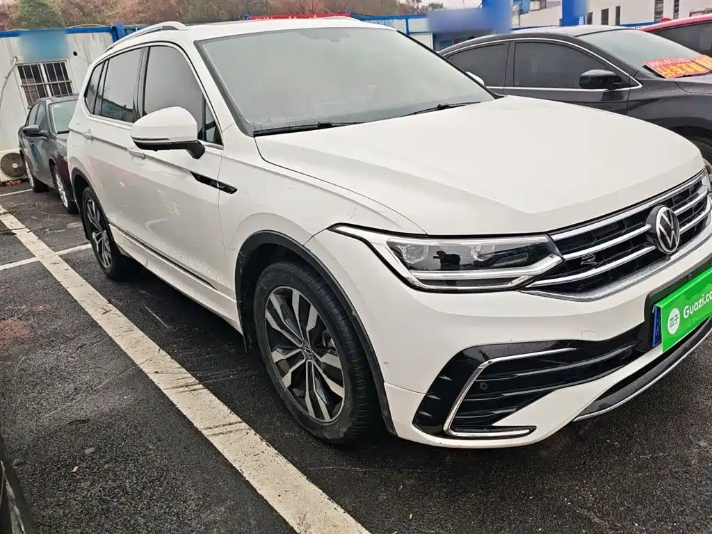 Volkswagen Tiguan L 2022 330TSI Auto 2WD R-Line Premium Edition фото 4