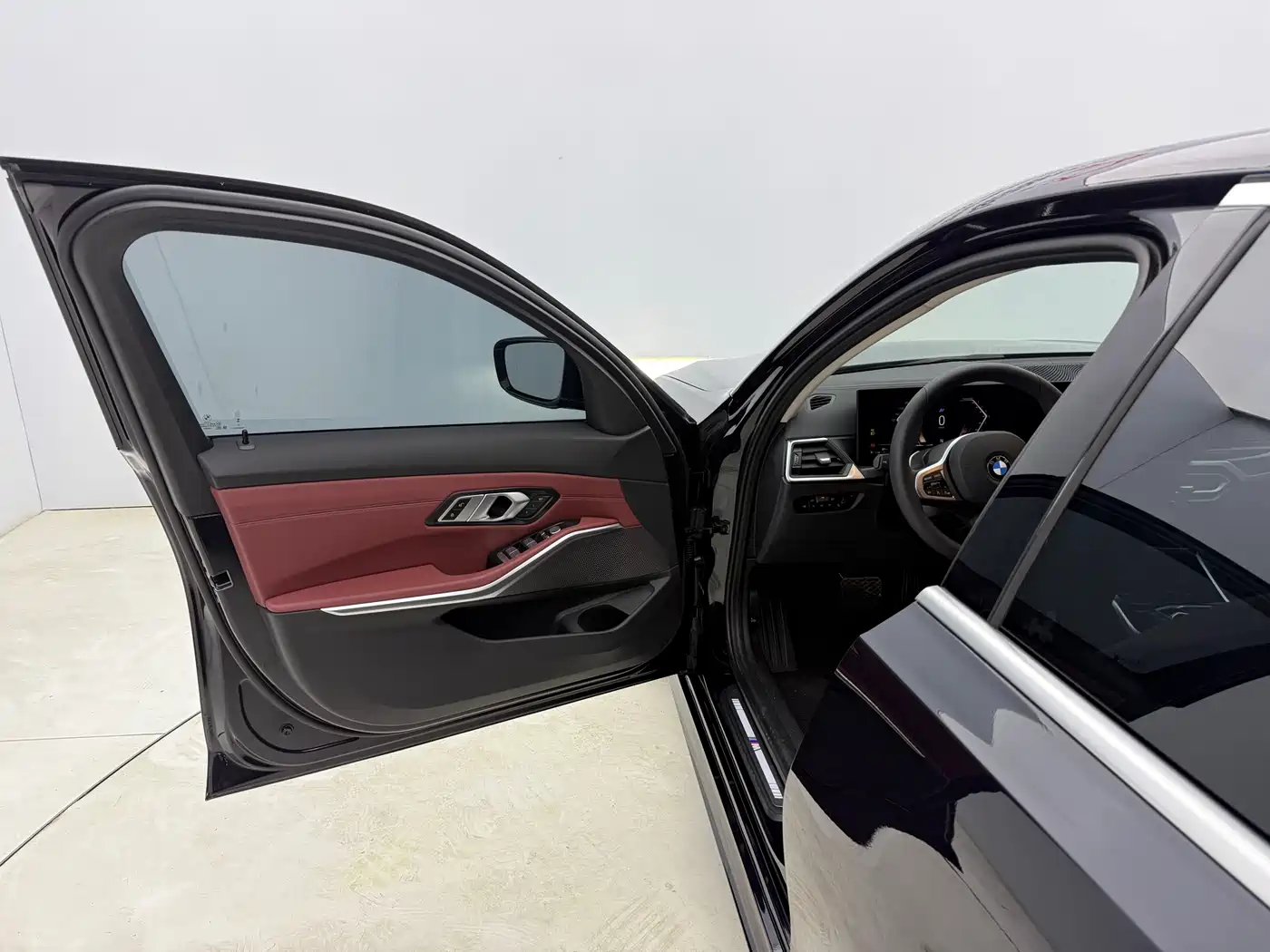 BMW 3 Series 2023 320Li M Sport Package фото 21