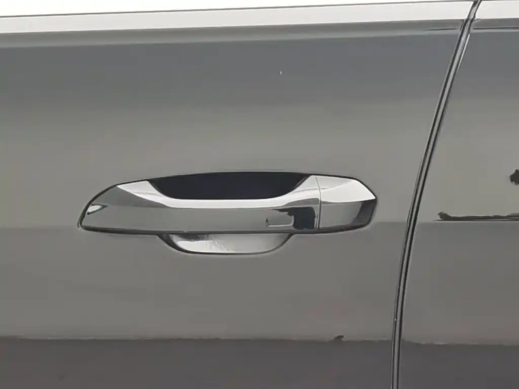 Фото 18 - Audi A6L