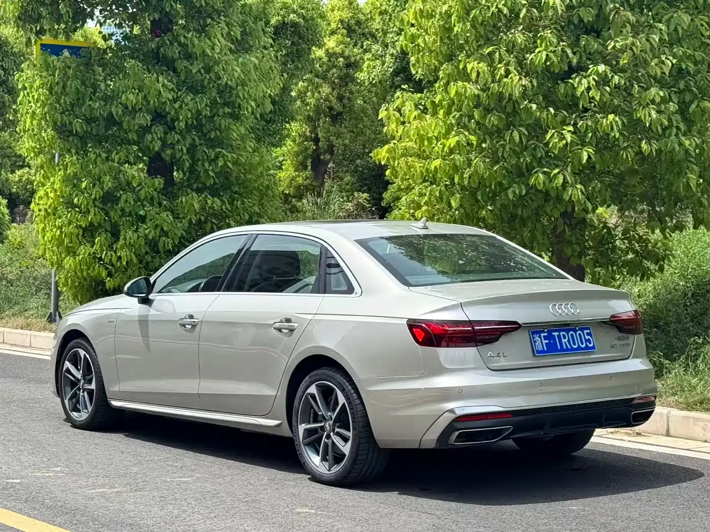 Audi A4L 2020 40 TFSI Fashion Dynamic Edition фото 4