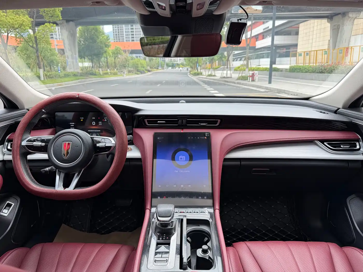 Hongqi H5 2025 2.0T Automatic Mystic Shadow фото 14