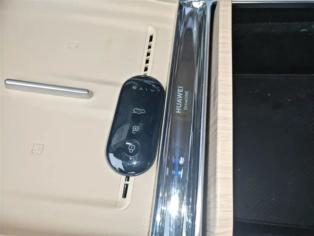 AITO Wenjie AITO M5 2025 Extended Range Ultra AWD фото 9
