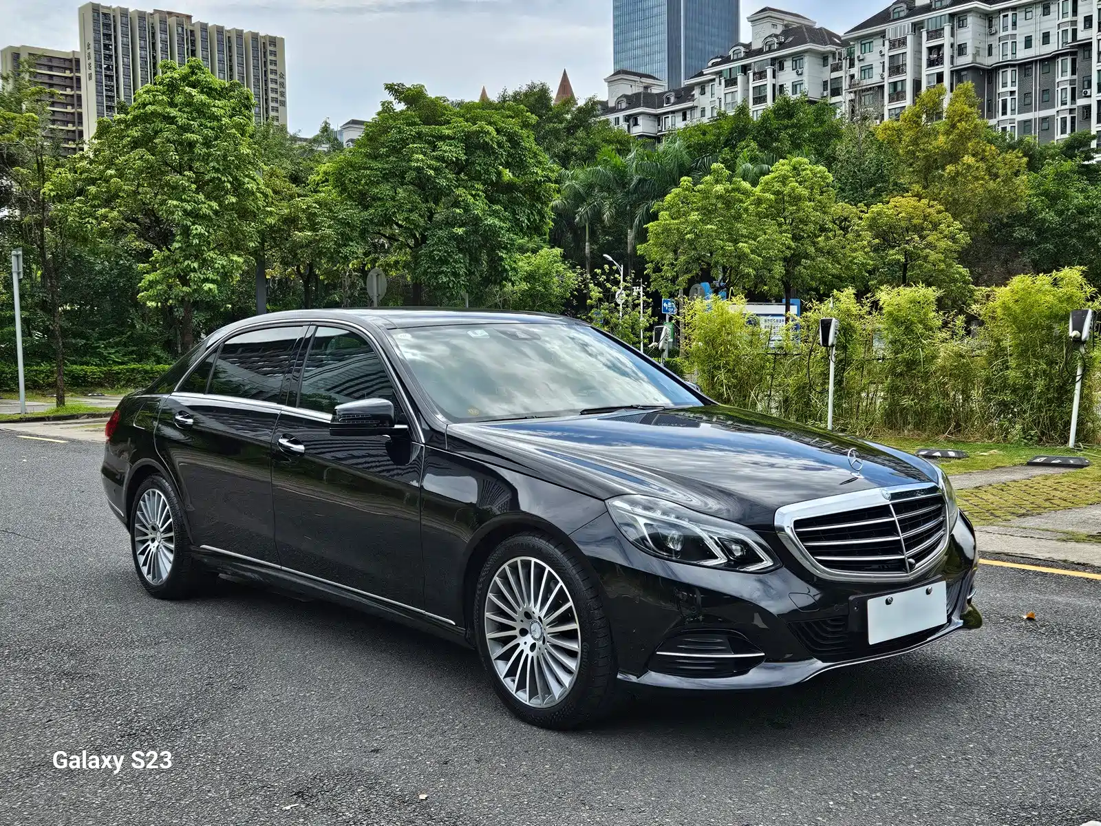 صورة 3 - Mercedes-Benz E-Class
