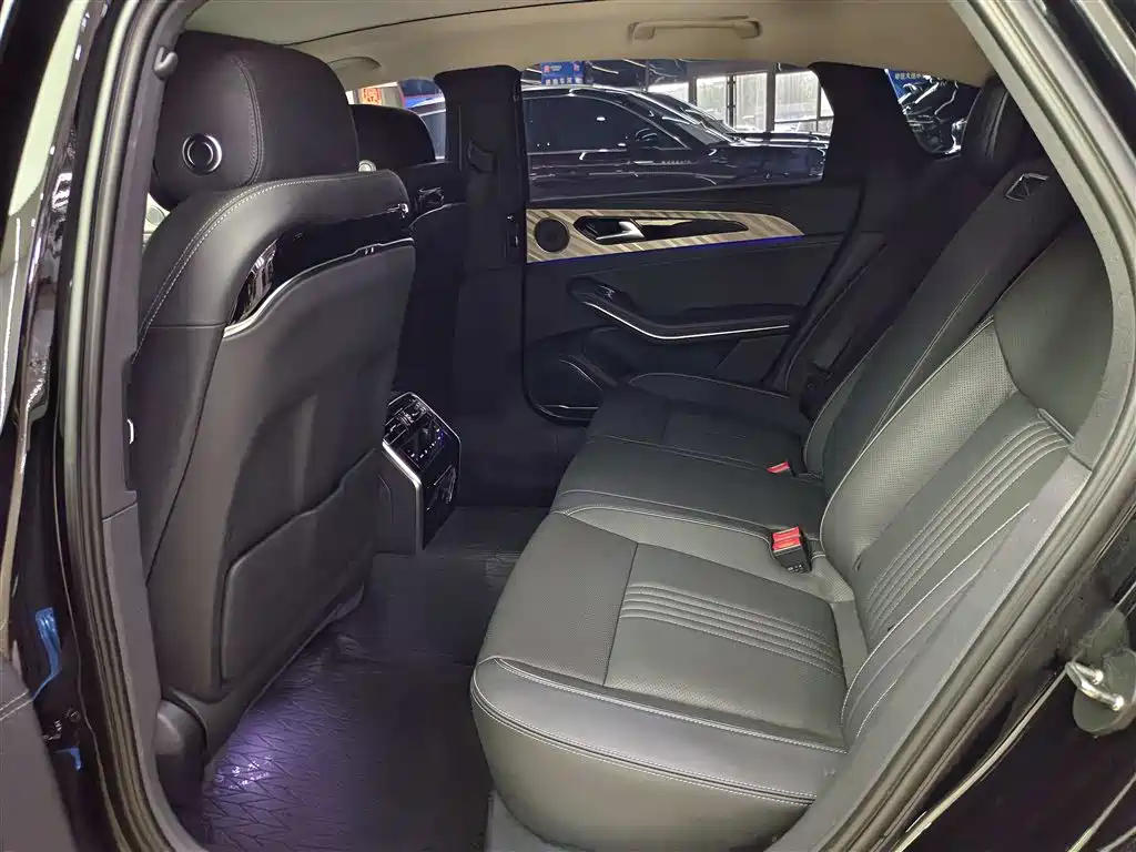 Hongqi H9 2020 2.0T Smart Connection Qi Xiang Edition фото 11