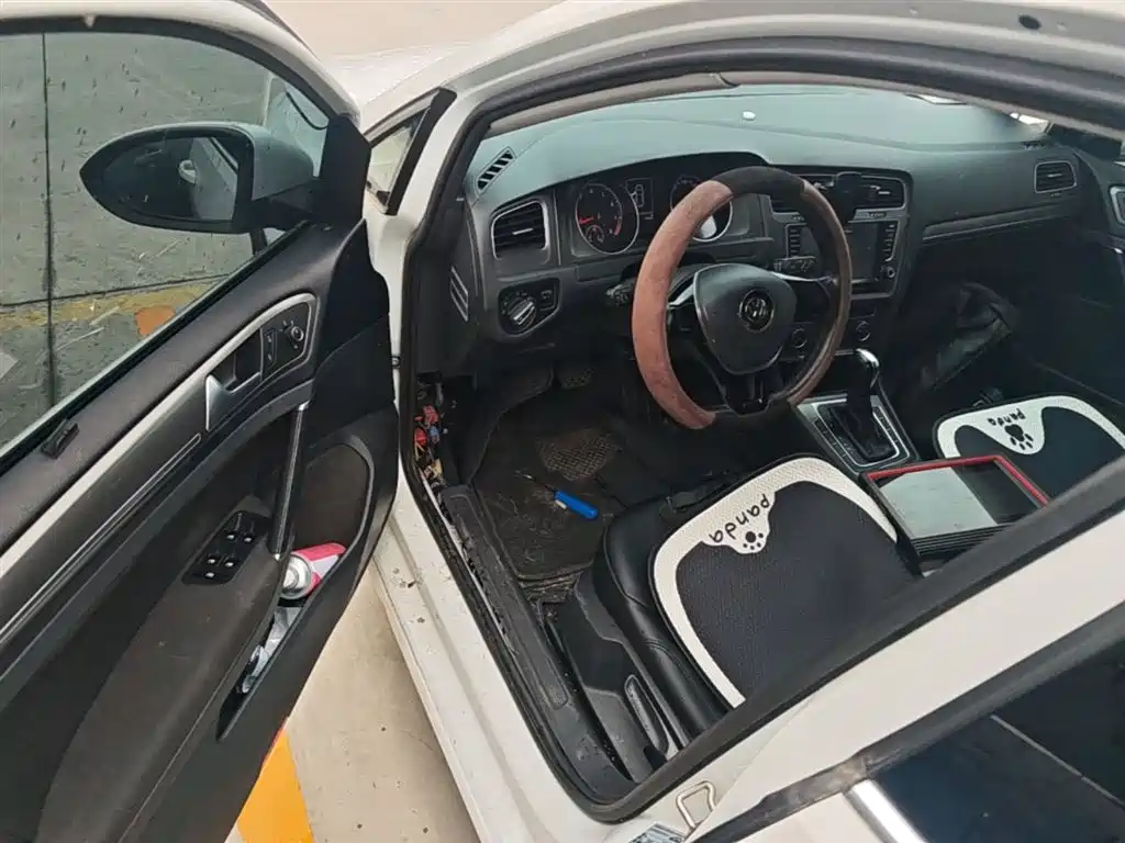 Volkswagen Golf 2016 230TSI Automatic Comfort фото 16