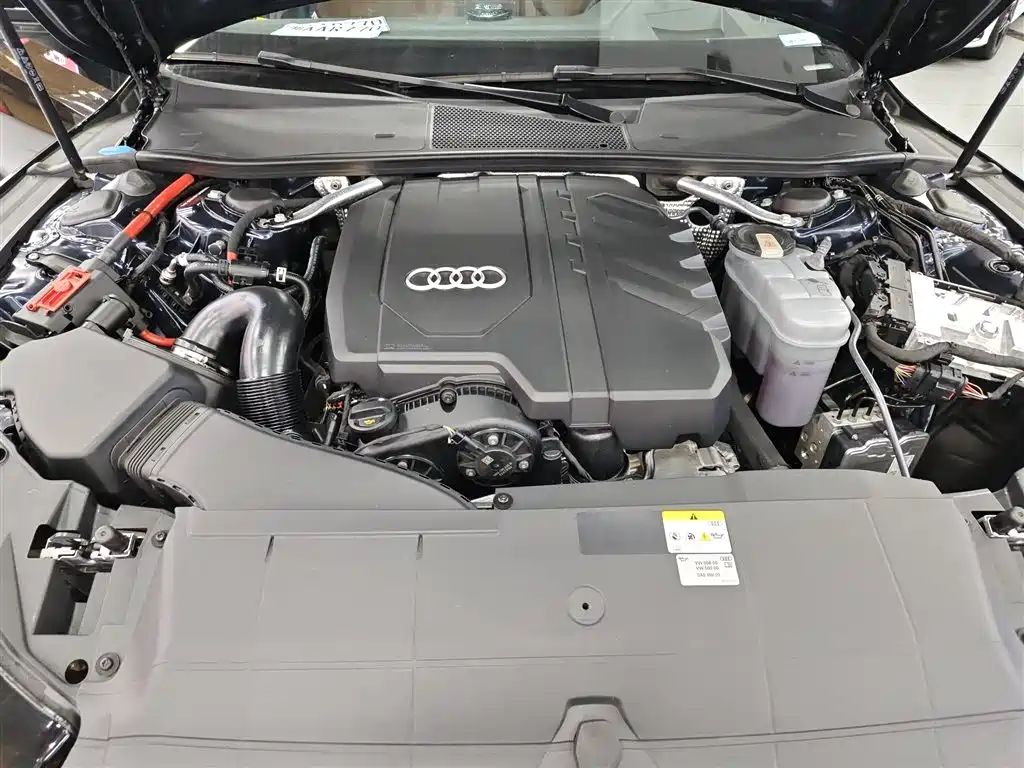 Audi A7 2023 Model 45 TFSI Premium Selection Edition фото 16