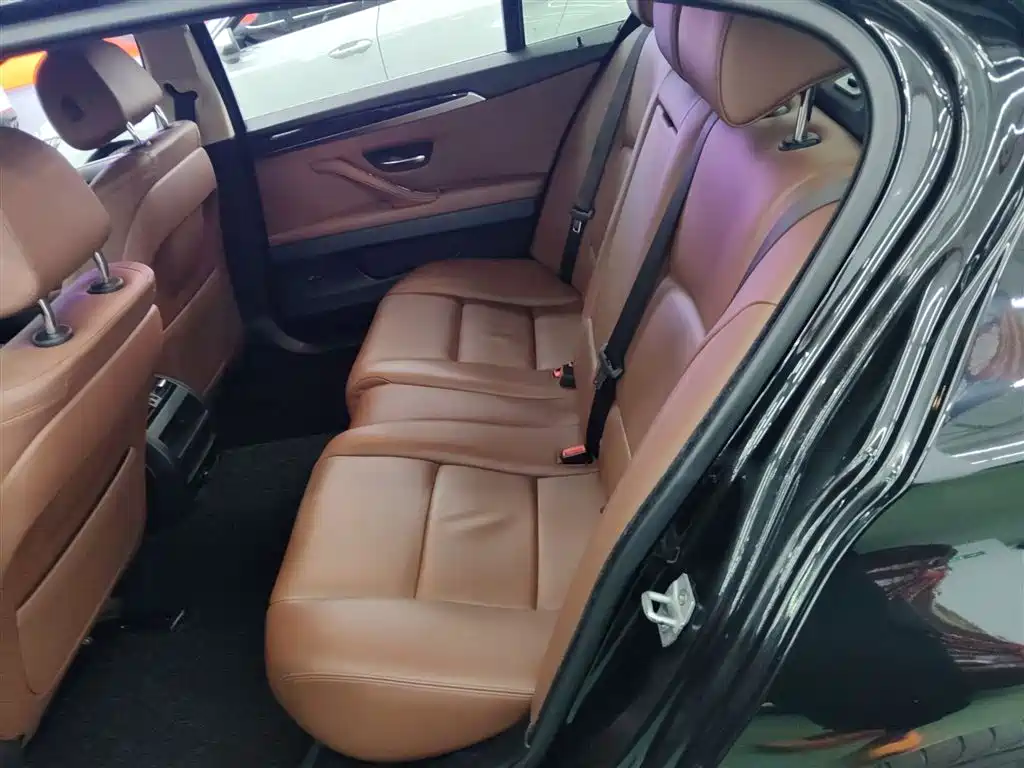 BMW 5 Series 2017 520Li Classic Edition фото 13