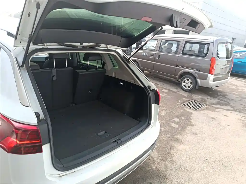 Volkswagen Tayron 2019 330TSI 2WD Luxury China VI фото 18