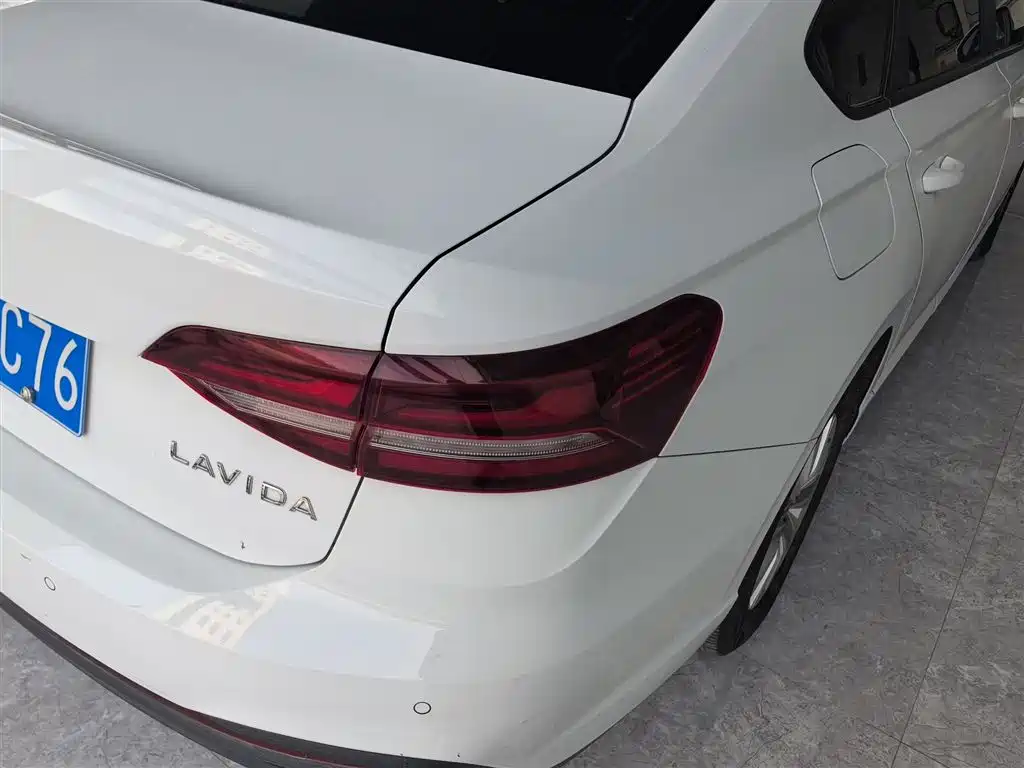 Volkswagen Lavida 2023 1.5L Auto Delight Edition фото 8