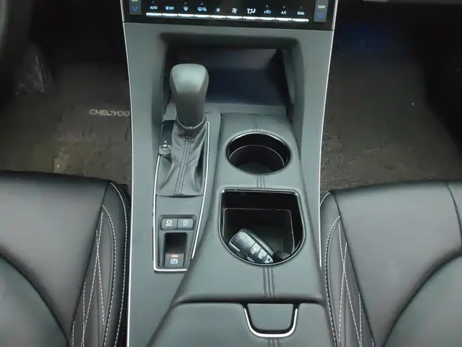 Toyota Avalon 2019 2.0L Progressive Edition (China VI) фото 16