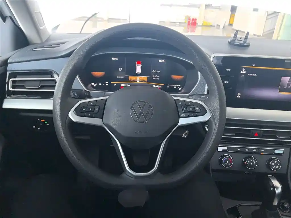Volkswagen Lavida 2023 1.5L Auto Delight Edition фото 11