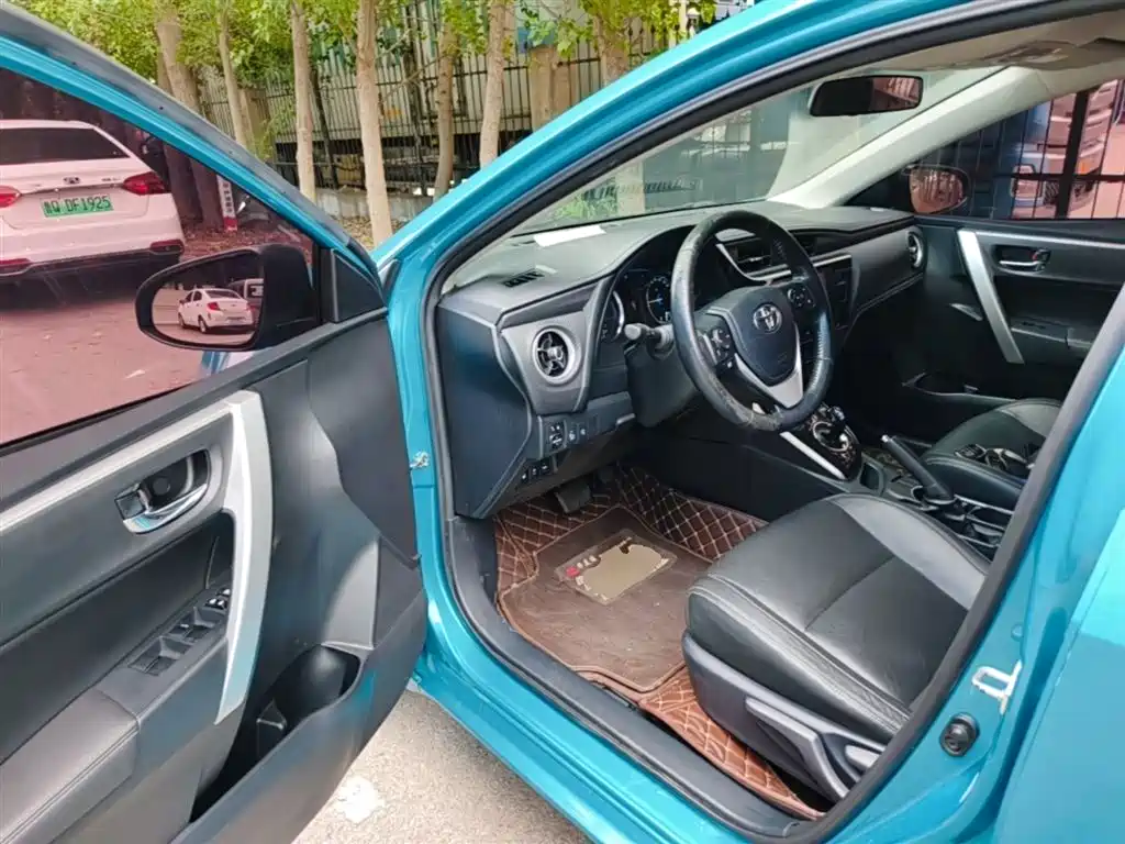 Toyota Levin Twin Engine E+ 2019 1.8PH V E-CVT Luxury Edition фото 16