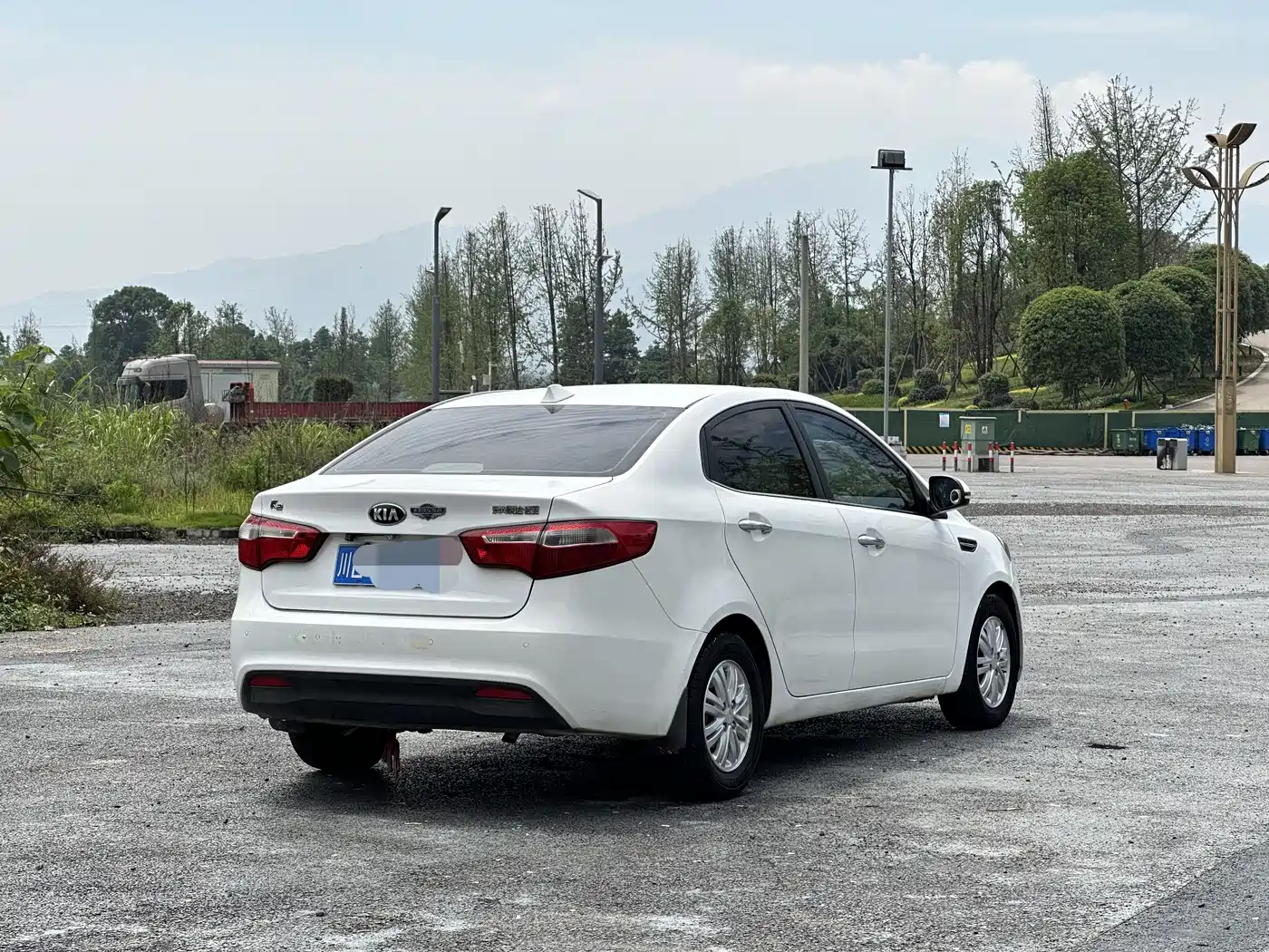 Kia K2 2012 Sedan 1.4L MT TOP Commemorative Edition фото 5