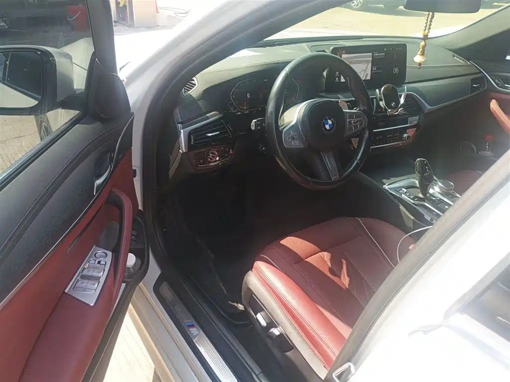 BMW 5 Series 2022 Model Second Facelift 530Li Leading M Sport Package фото 12