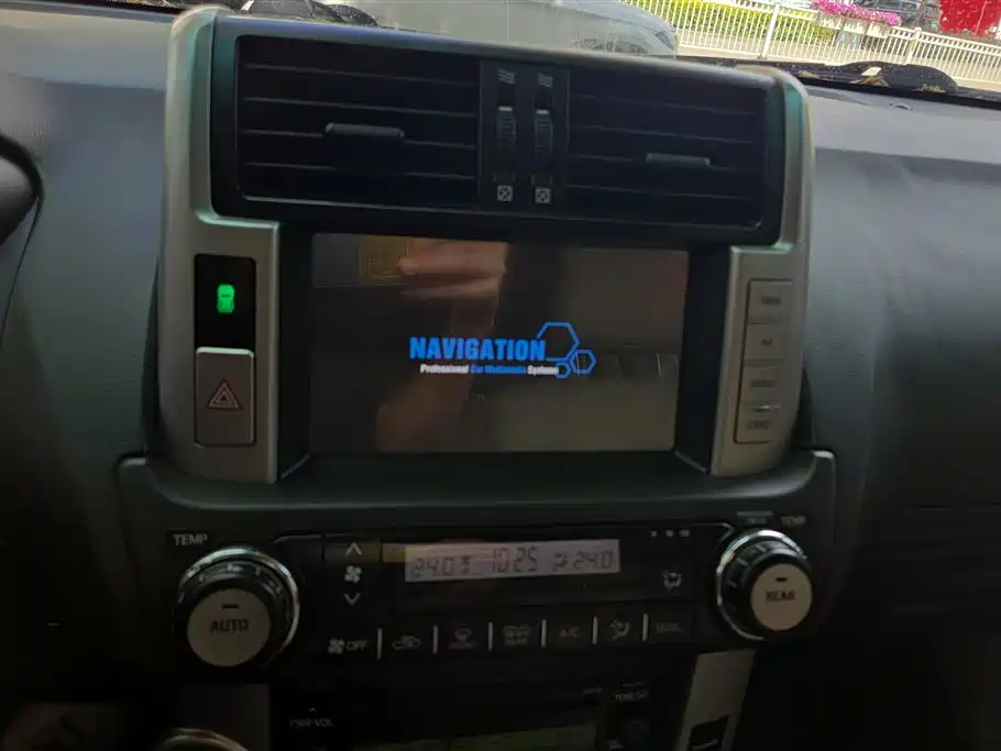 Toyota Prado 2010 4.0L Automatic TX-L фото 13