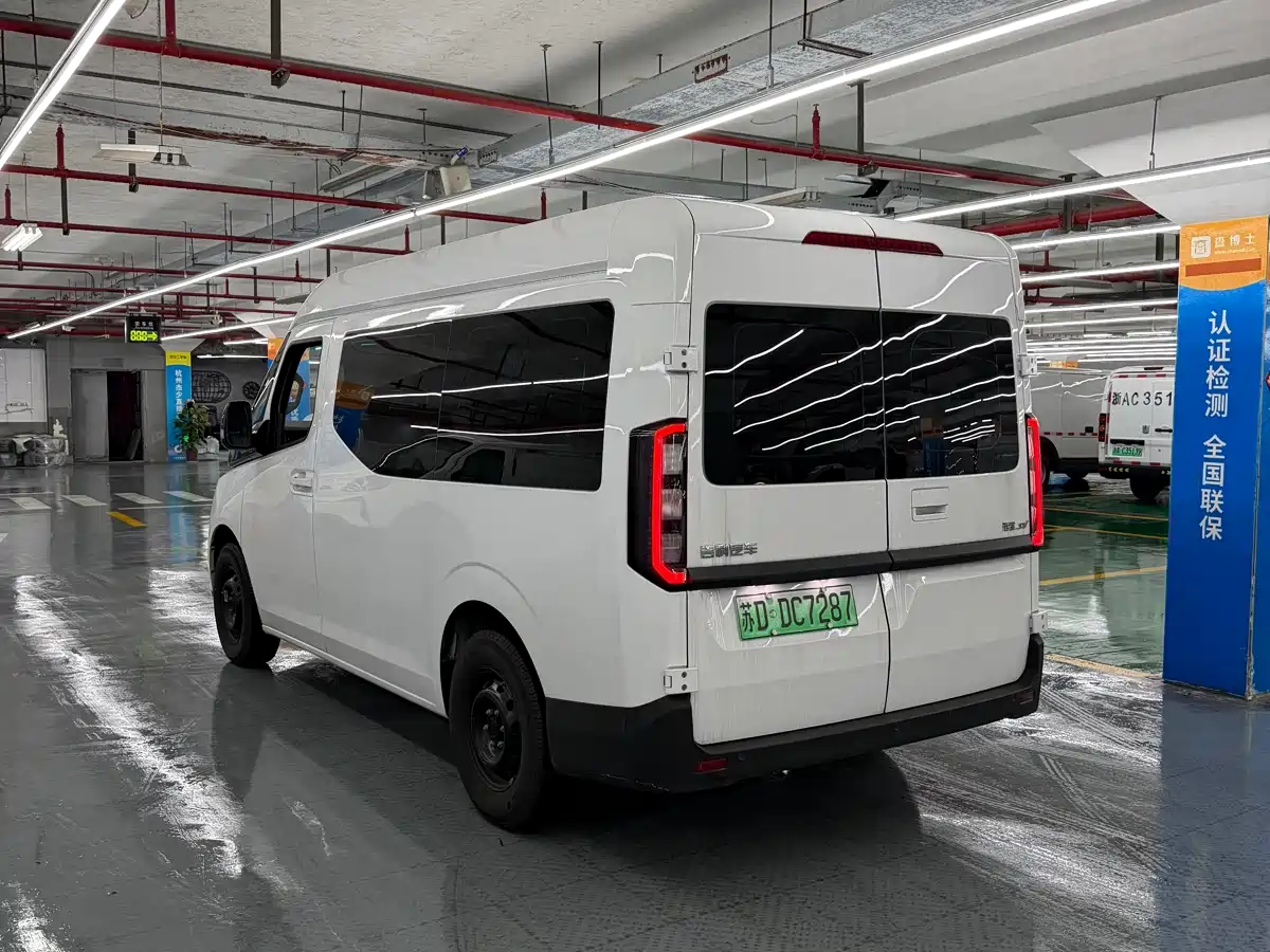 Yuan Cheng Farizon Super VAN 2025 Smart Wealth Edition Action 51kWh фото 6