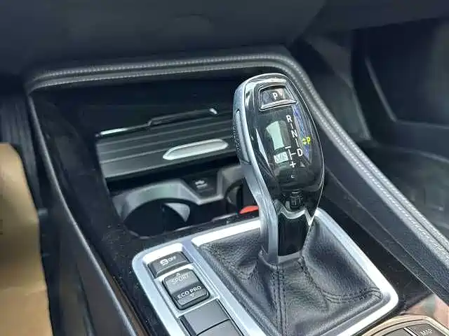 BMW 1 Series 2022 120i M Sport Shadow Edition фото 11