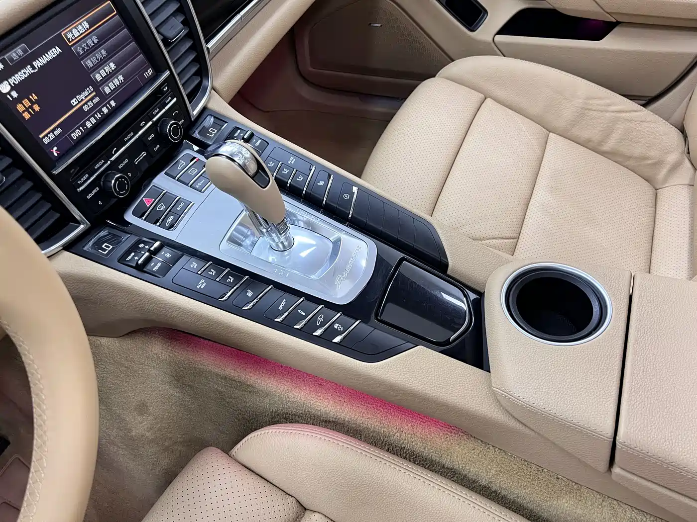 Porsche Panamera 2014 Panamera 3.0T фото 28