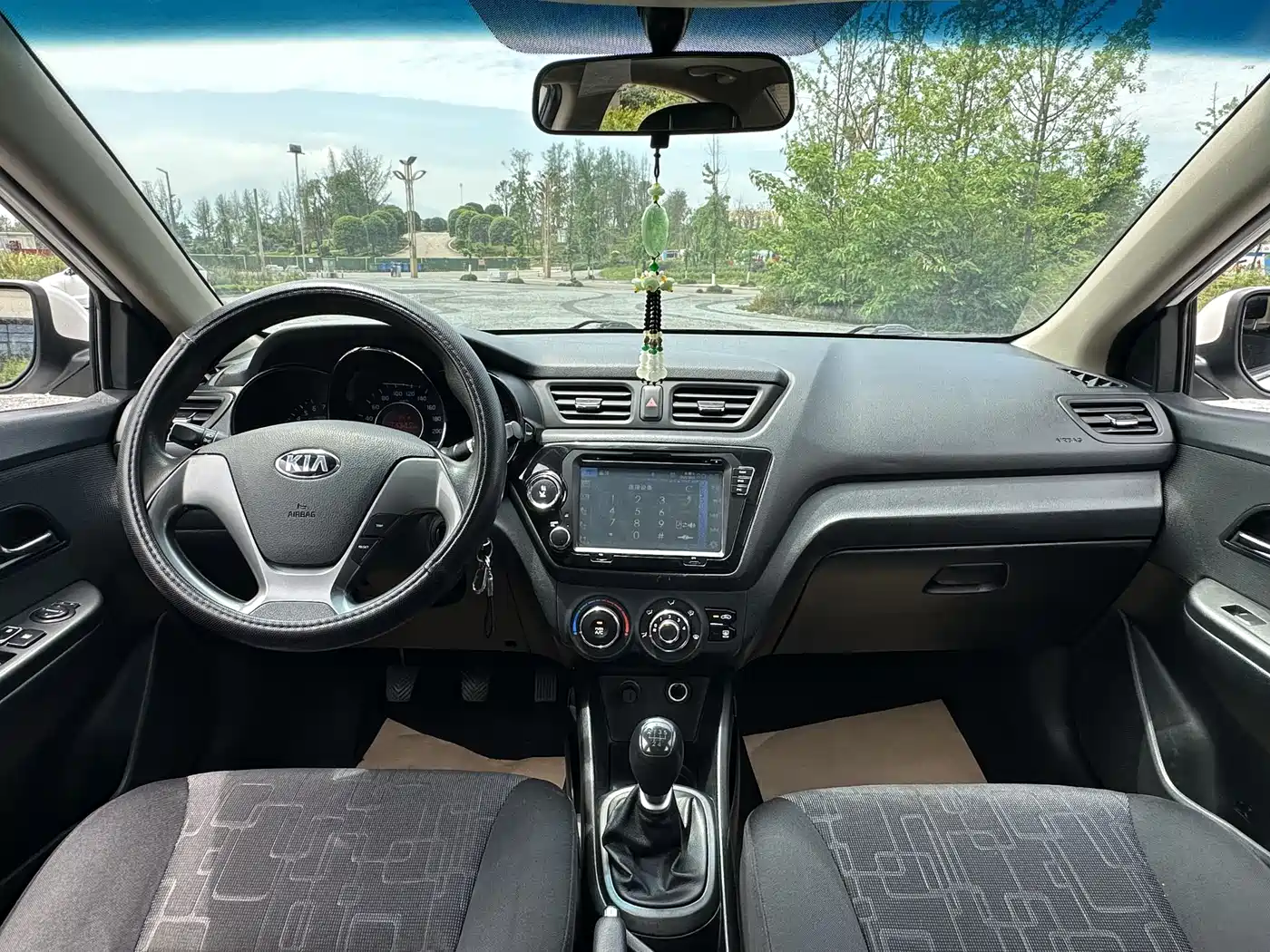 Kia K2 2012 Sedan 1.4L MT TOP Commemorative Edition фото 8