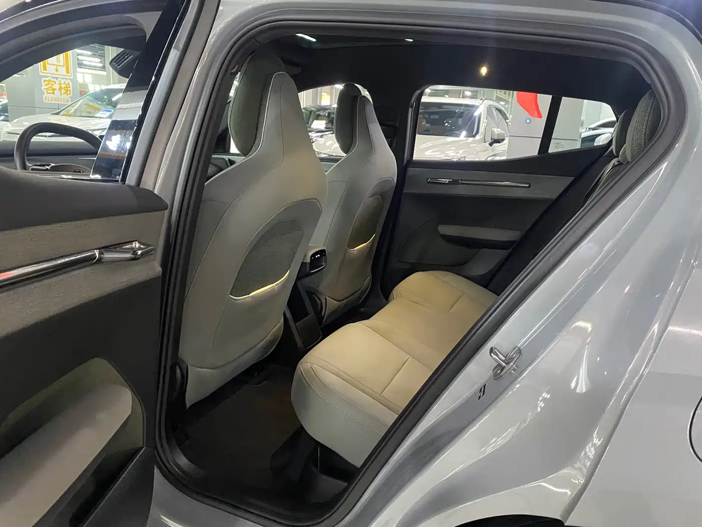 Volvo EX30 2024 2025 RWD Long Range Ultra