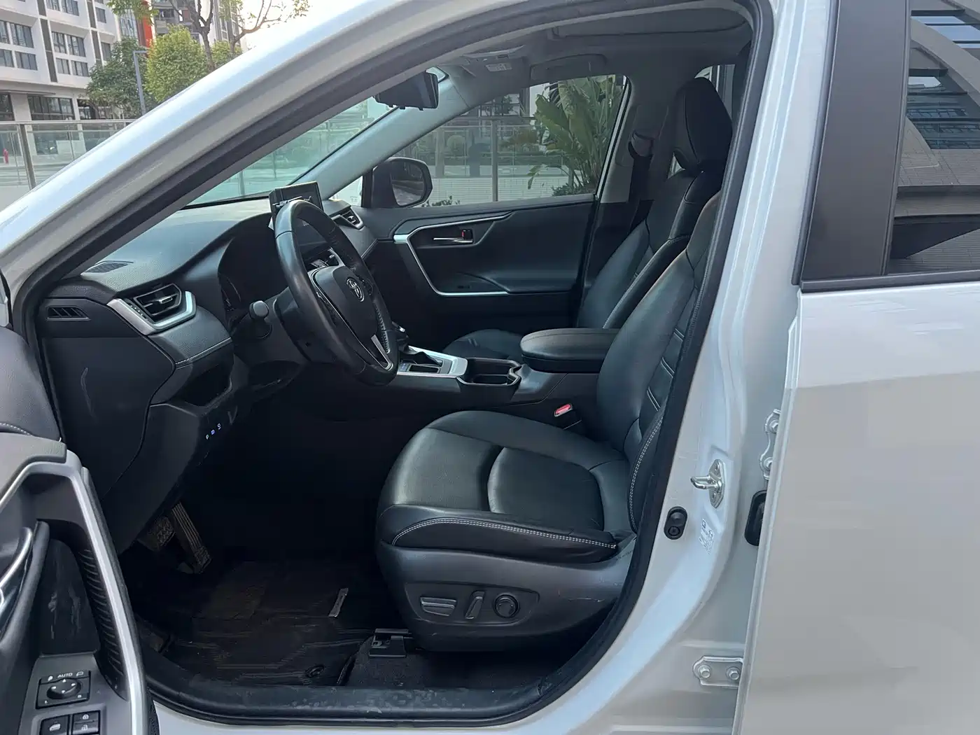 Toyota RAV4 Rongfang 2022 2.0L CVT 2WD Trend Plus Edition фото 4
